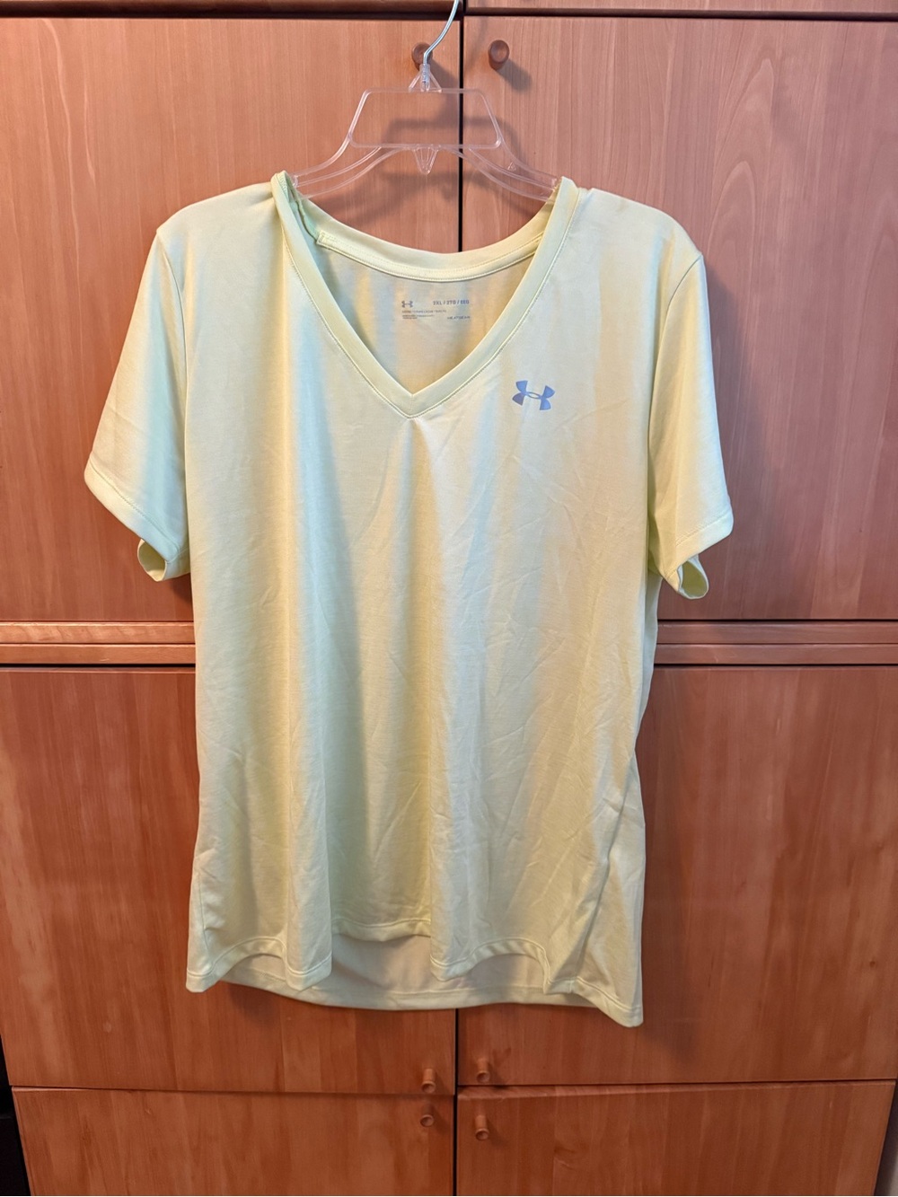 Under Armour Women's Pale Yellow V-Neck Short Sleeve Tee